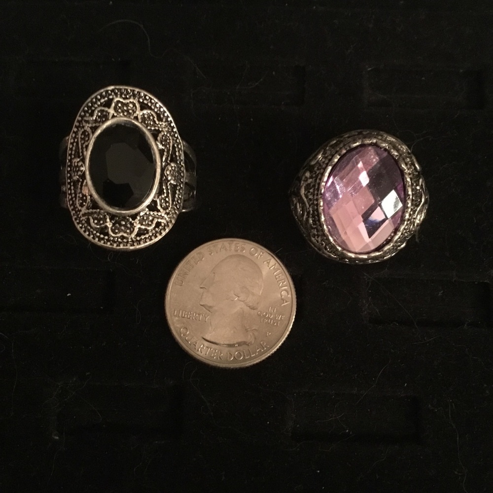 Vu "Ornate Rings "